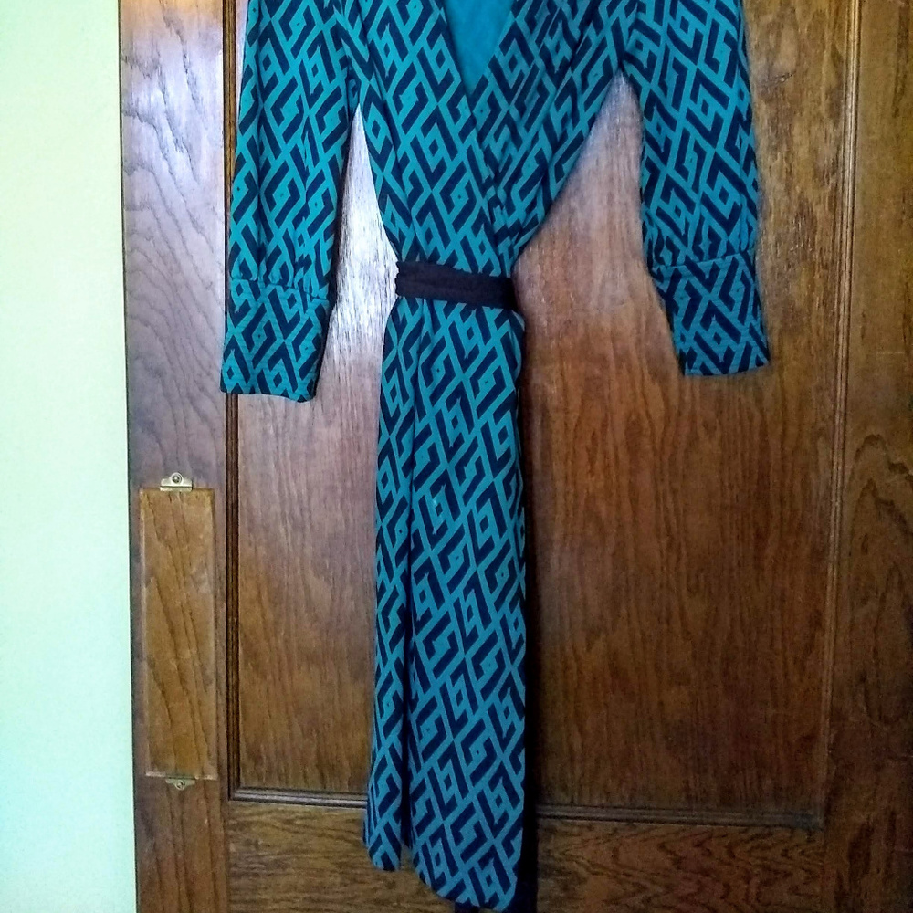 DVF 'Tessa' Turquoise/Black Silk Wrap Dress - Picture 3 of 8